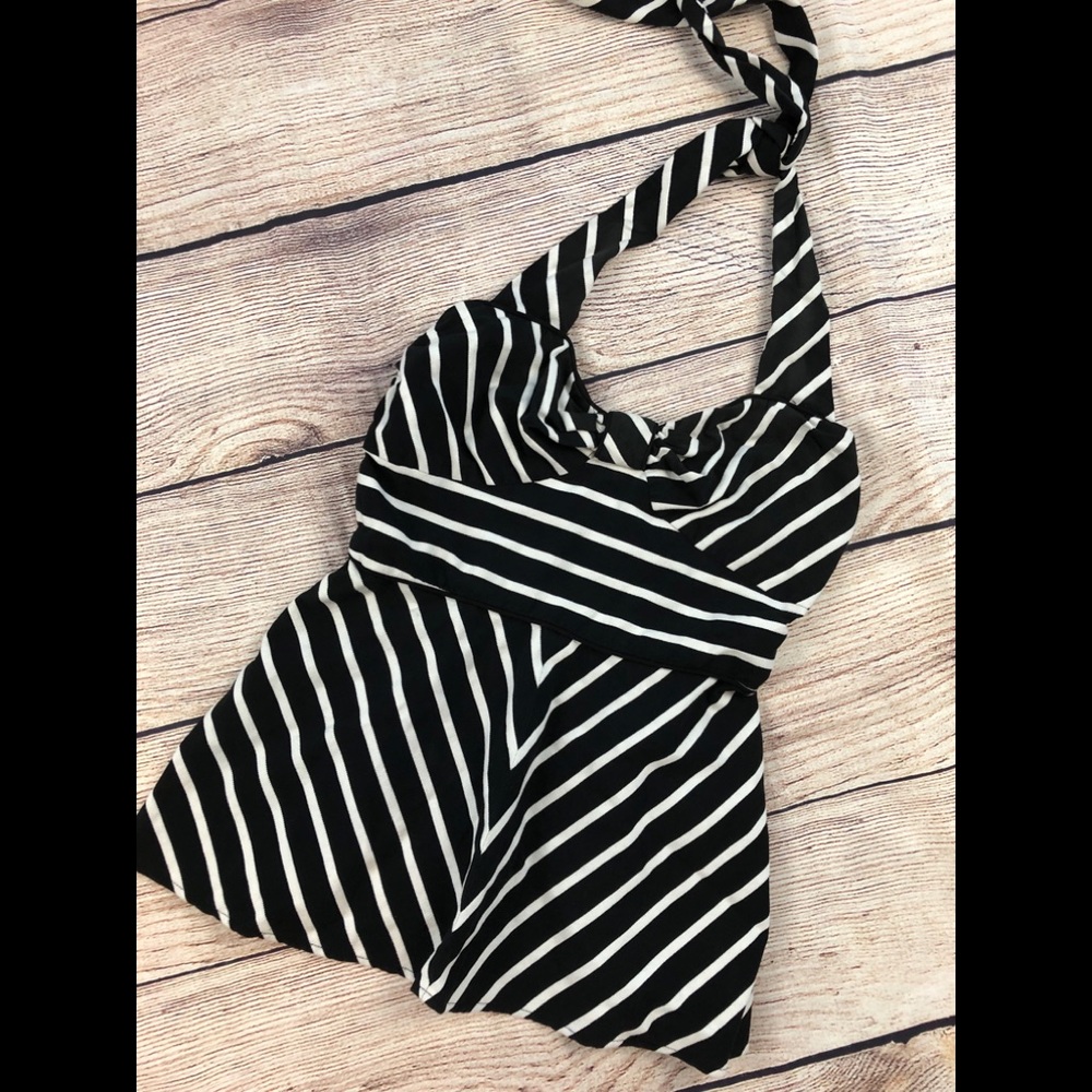 Women’s 6 edme & estylle striped halter top Anthro